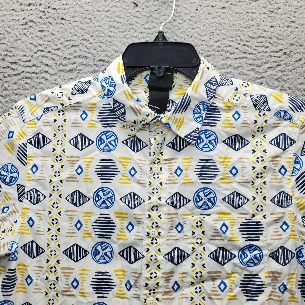 The North Face Shirt Mens Medium Multi Geometric Short Sleeve Collared Button Up